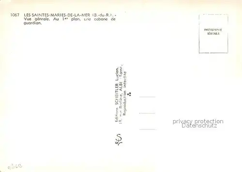 Les_Saintes Maries de la Mer Vue generale Au 1er plan une cabane de guardian Les