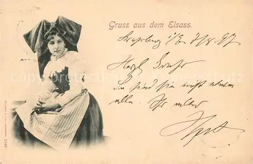 Strasbourg_Alsace Trachtenmaedchen Strasbourg Alsace