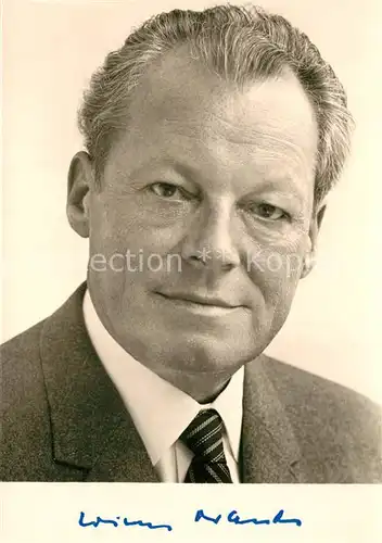 AK / Ansichtskarte Politiker Willy Brandt Autogramm  Politiker