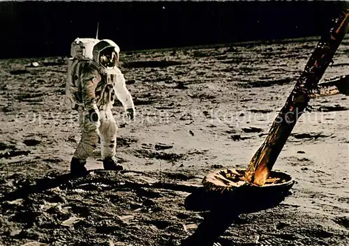 AK / Ansichtskarte Astronaut Mond Edwin Aldrin Landef?hre Eagle  