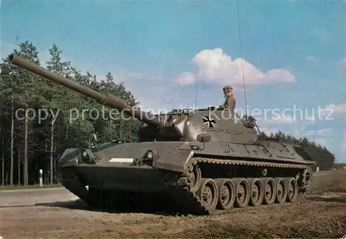 AK / Ansichtskarte Militaria_Panzer Deutsche Bundeswehr Standardpanzer  Militaria Panzer