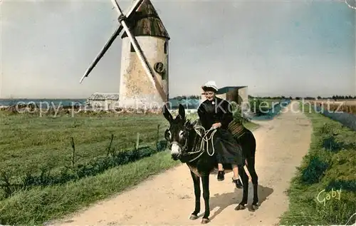 AK / Ansichtskarte Ile_de_Noirmoutier Jeune Fille de Noirmoutier Ile_de_Noirmoutier
