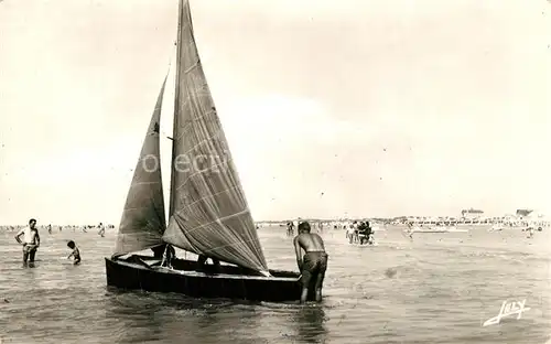 AK / Ansichtskarte Saint_Jean_de_Monts Un Yacht Saint_Jean_de_Monts