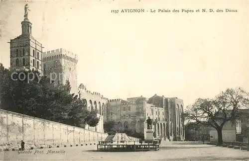 AK / Ansichtskarte Avignon_Vaucluse Le Palais des Papes et ND des Doms Avignon Vaucluse