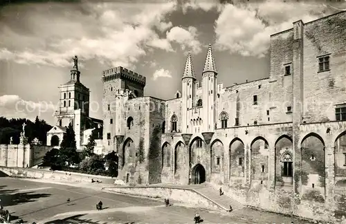 AK / Ansichtskarte Avignon_Vaucluse Le Comtat Venaissin Le Palais des Papes La Tour Campane et Notre mdes Doms Avignon Vaucluse