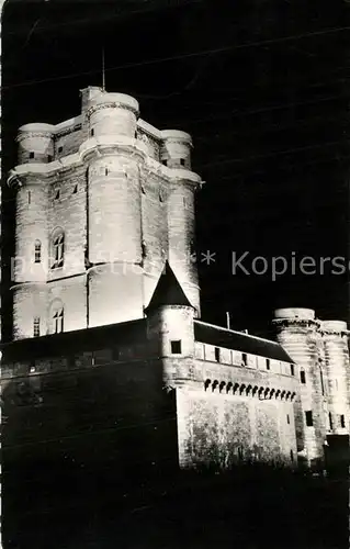 AK / Ansichtskarte Vincennes Le Donjon illumine la nuit Vincennes