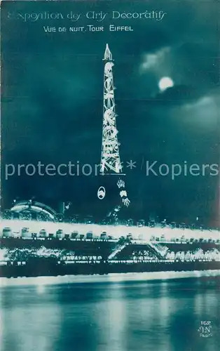 AK / Ansichtskarte Paris Eiffelturm Nachtaufnahme Paris