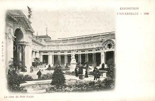 AK / Ansichtskarte Paris La Cour de Petit Palais Paris