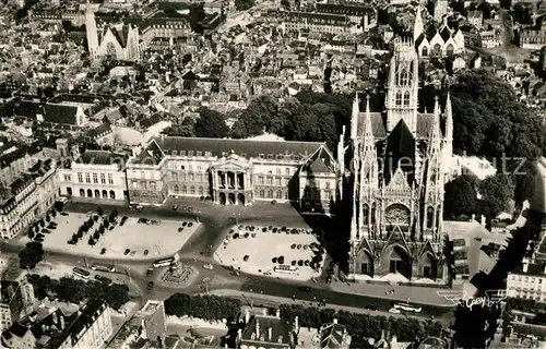 AK / Ansichtskarte Rouen Fliegeraufnahme Eglise St Quen et Hotel de Ville Rouen