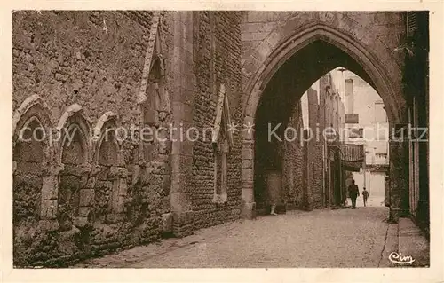 AK / Ansichtskarte Apt Rue des Marchands Porte de l Horloge Apt