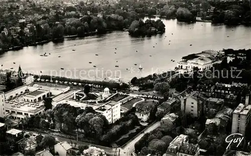 AK / Ansichtskarte Enghien les Bains Etablissement thermal Casino municipal et le Lac Ile des Cygnes vue aerienne Enghien les Bains
