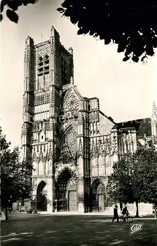 AK / Ansichtskarte Auxerre Cathedrale Saint Etienne Auxerre