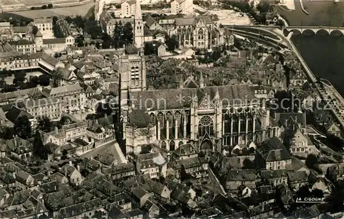 AK / Ansichtskarte Auxerre La Cathedrale vue aerienne Auxerre