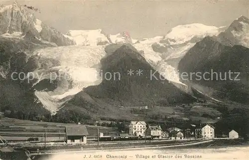 AK / Ansichtskarte Chamonix Village et Glacier des Bossons Alpes Francaises Chamonix