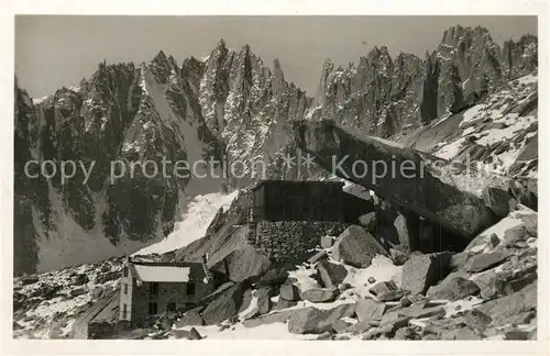 AK / Ansichtskarte Chamonix Refuges du Couvercle et les Aiguilles de Chamonix Alpes Francaises Chamonix