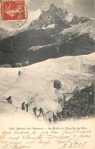 AK / Ansichtskarte Chamonix Glacier des Bossons La Grotte et l Aiguille du Midi Alpes Francaises Chamonix