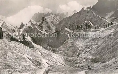 AK / Ansichtskarte Chamonix Traversee de la Mer de Glace Alpes Francaises Chamonix
