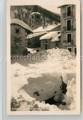 AK / Ansichtskarte Val_d_Isere Un coin du village en hiver Val_d_Isere