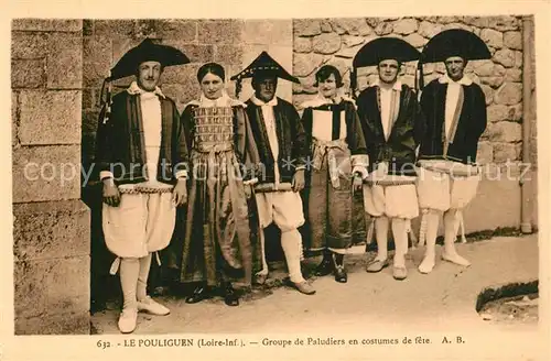 AK / Ansichtskarte Pouliguen_Le Groupe de Paludiers en costumes de fete Pouliguen_Le