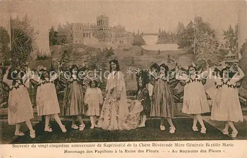 AK / Ansichtskarte Royaume Hommage des Papillons a la Reine des Fleurs Au Royaume des Fleurs Royaume