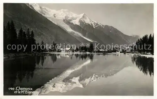 AK / Ansichtskarte Chamonix Blick ueber den See zum Mont Blanc Wasserspiegelung Chamonix