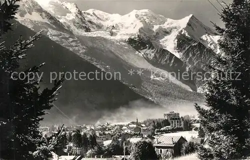 AK / Ansichtskarte Chamonix Vue generale et le Mont Blanc Chamonix