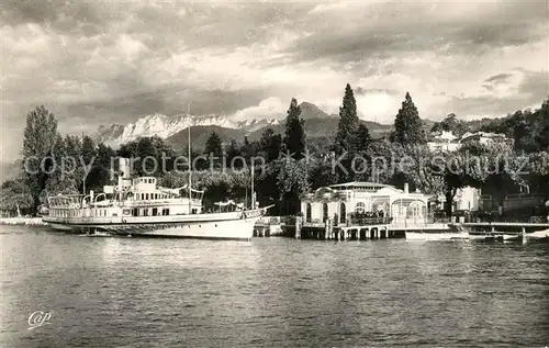 AK / Ansichtskarte Evian les Bains_Haute_Savoie Lac Leman La Debarcadere et la Dent d Oche Alpes Evian les Bains_Haute