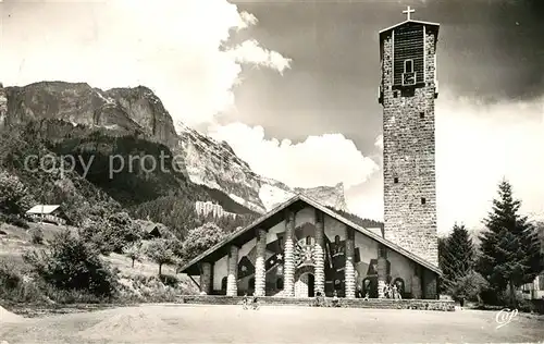 AK / Ansichtskarte Assy Passy_Haute_Savoie Eglise Notre Dame de Toute Grace et la Chaine d Ayere Assy Passy_Haute_Savoie