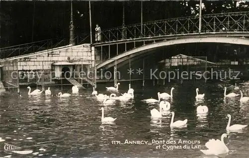 AK / Ansichtskarte Annecy_Haute Savoie Pont des Amours et Cygnes du Lac Annecy Haute Savoie