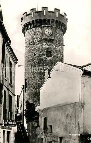 AK / Ansichtskarte Vichy_Allier Tour de l Horloge XVe siecle construite par Louis II de Bourbon Vichy Allier