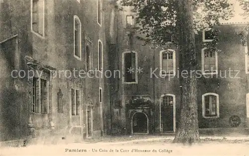 AK / Ansichtskarte Pamiers Un Coin de la Cour dHonneur du College Pamiers