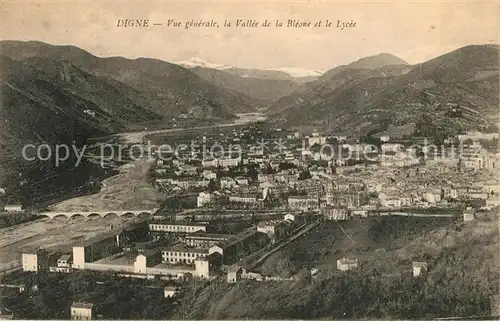 AK / Ansichtskarte Digne les Bains Vue generale la Vallee de la Bleone et le Lycee Digne les Bains