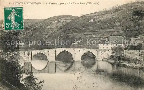 AK / Ansichtskarte Entraygues sur Truyere Le Vieux Pont Entraygues sur Truyere