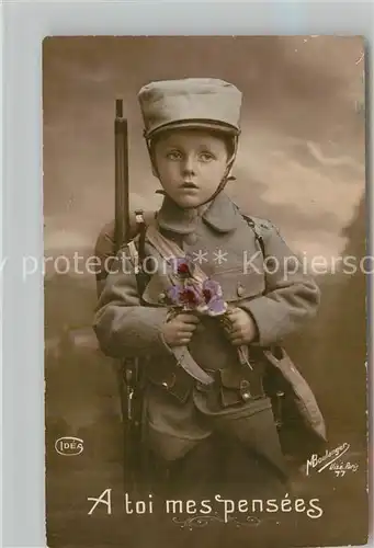 AK / Ansichtskarte Kinder_Child_Enfants Soldat Hufeisen Veilchen  