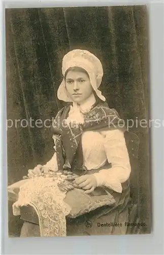 AK / Ansichtskarte Handarbeit Dentelliere Flamande Spitzenkl?pplerin 