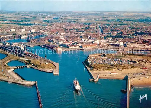 AK / Ansichtskarte Calais Le Port Vue aerienne Calais