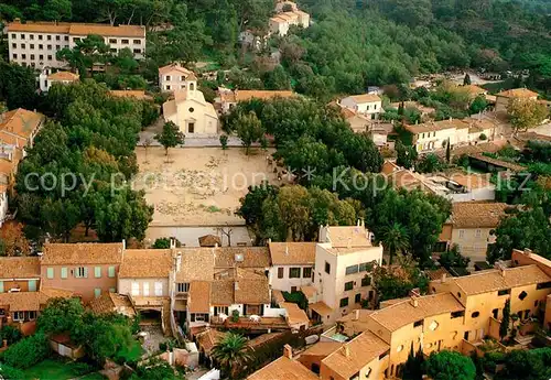 AK / Ansichtskarte Ile_de_Porquerolles Le Village Vue aerienne Ile_de_Porquerolles