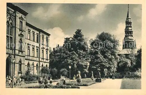AK / Ansichtskarte Zwickau_Sachsen Albert Platz mit Dom und Hermann G?ring Schule Zwickau Sachsen
