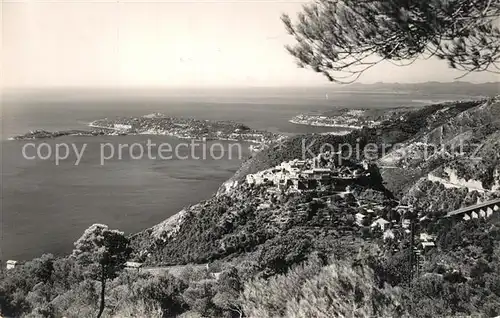 AK / Ansichtskarte Eze_Village Panorama Cap Ferrat et la rude de Villefranche sur Mer Eze_Village