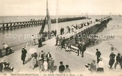 AK / Ansichtskarte Trouville Deauville Les Jetees a l heure de la Maree Trouville Deauville