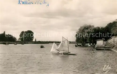 AK / Ansichtskarte Vichy_Allier Les bords de lAllier Pedalos et Canotage Vichy Allier