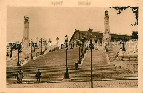 AK / Ansichtskarte Marseille_Bouches du Rhone Les Escaliers de la Gare Marseille