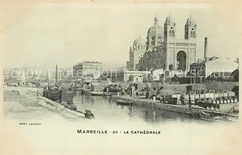 AK / Ansichtskarte Marseille_Bouches du Rhone La Cathedrale Marseille