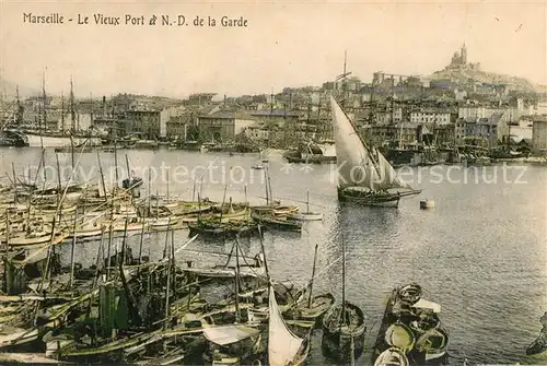 AK / Ansichtskarte Marseille_Bouches du Rhone Le Vieux Port et ND de la Garde Marseille