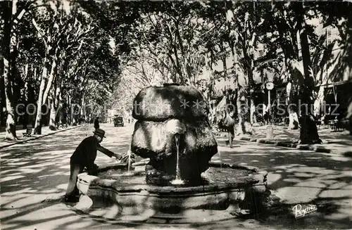 AK / Ansichtskarte Aix en Provence Fontaine dEau Chaude sur le Cours Mirabeau Aix en Provence