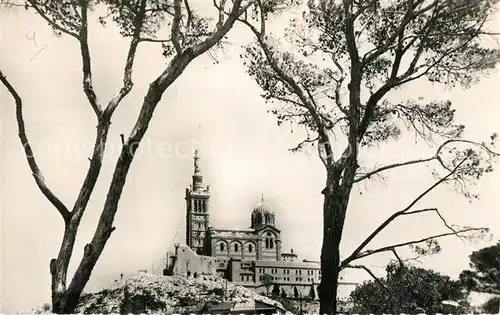 Marseille_Bouches du Rhone La Basilique de Notre Dame de la Garde Marseille
