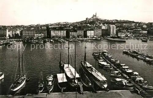 Marseille_Bouches du Rhone Le Port et Notre Dame de la Garde Marseille