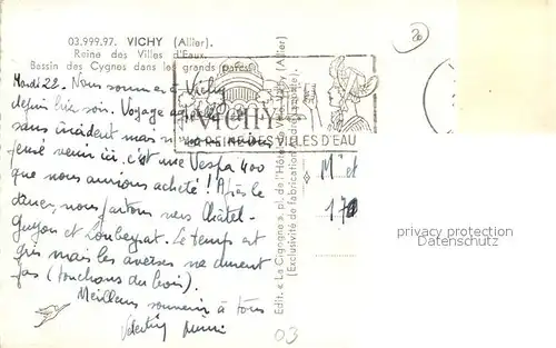 Vichy_Allier Bassin des Cygnes dans les grands parcs Vichy Allier