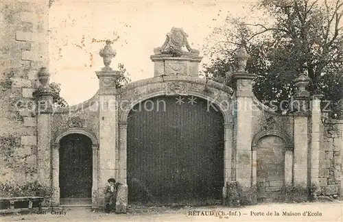 Retaud Porte de la Maison d Ecole Retaud