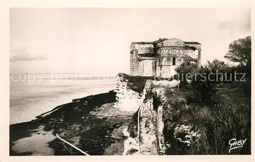 Talmont sur Gironde Eglise romane XIe siecle Monument historique Talmont sur Gironde